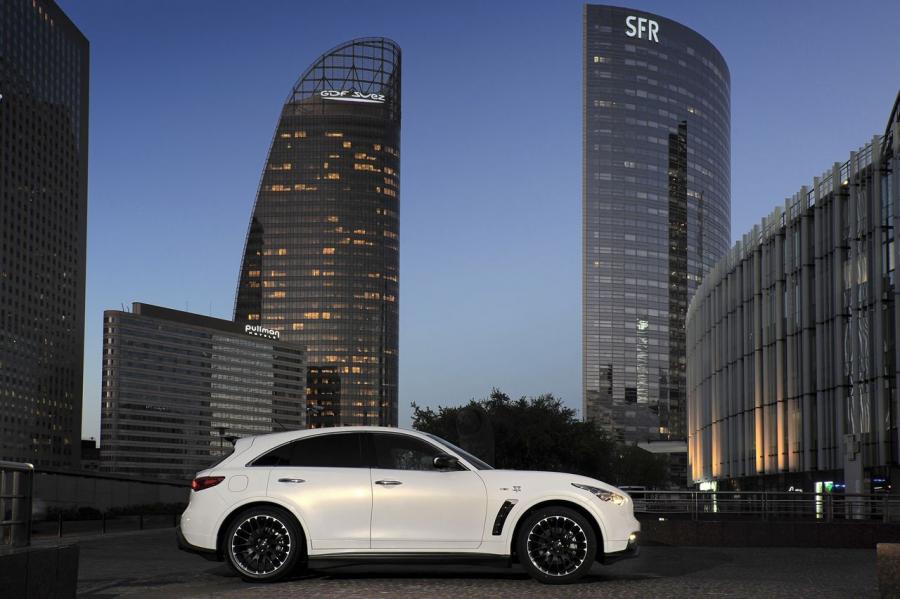  Infiniti FX50 S Sebastian Vettel Edition 2011 года  (фото 37 из 74)